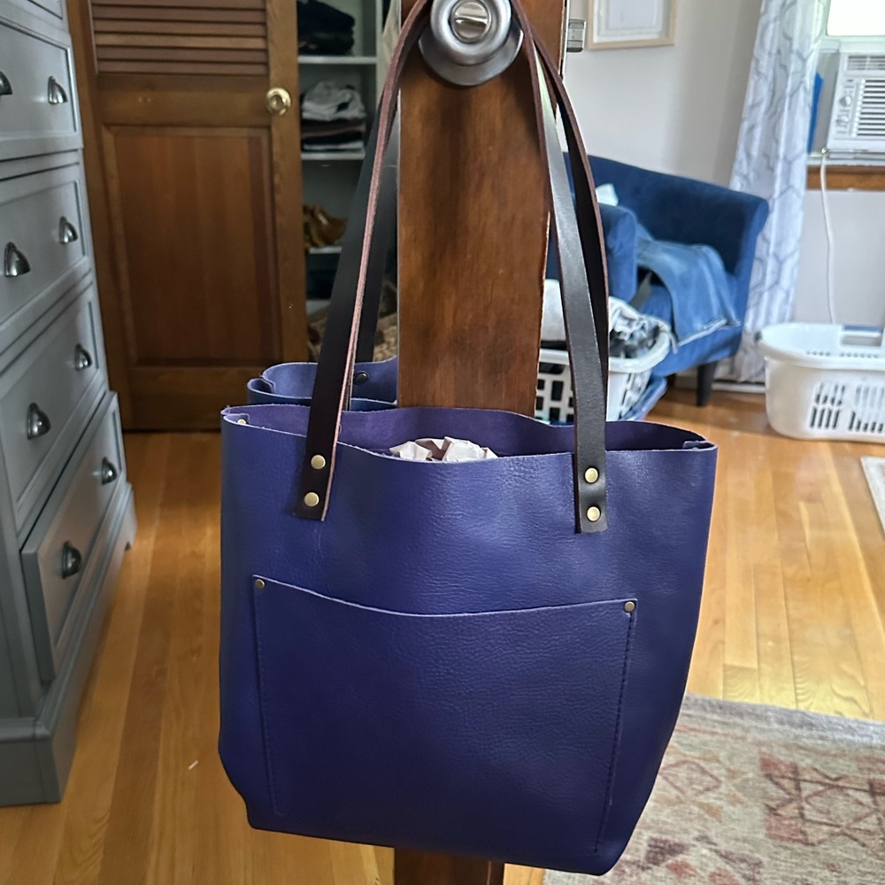 Portland medium leather violet classic tote NEW